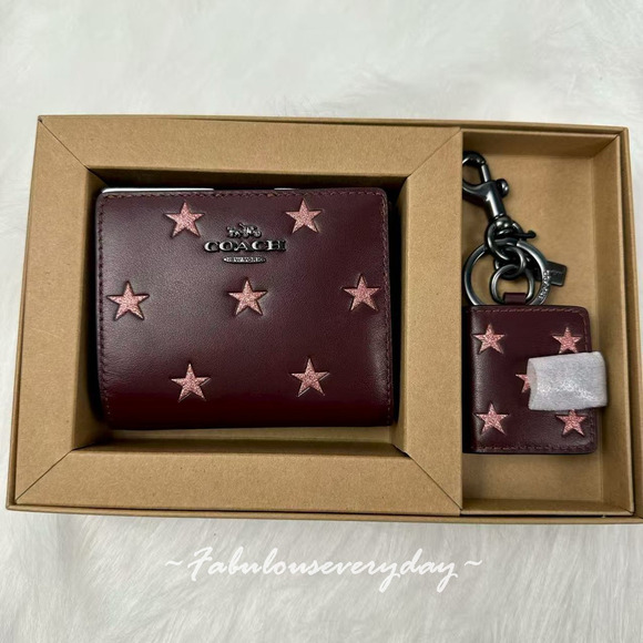 Coach Boxed Snap Wallet & Bag Charm With Star Print In Leather/Merlot CW950 NWT - Picture 1 of 8